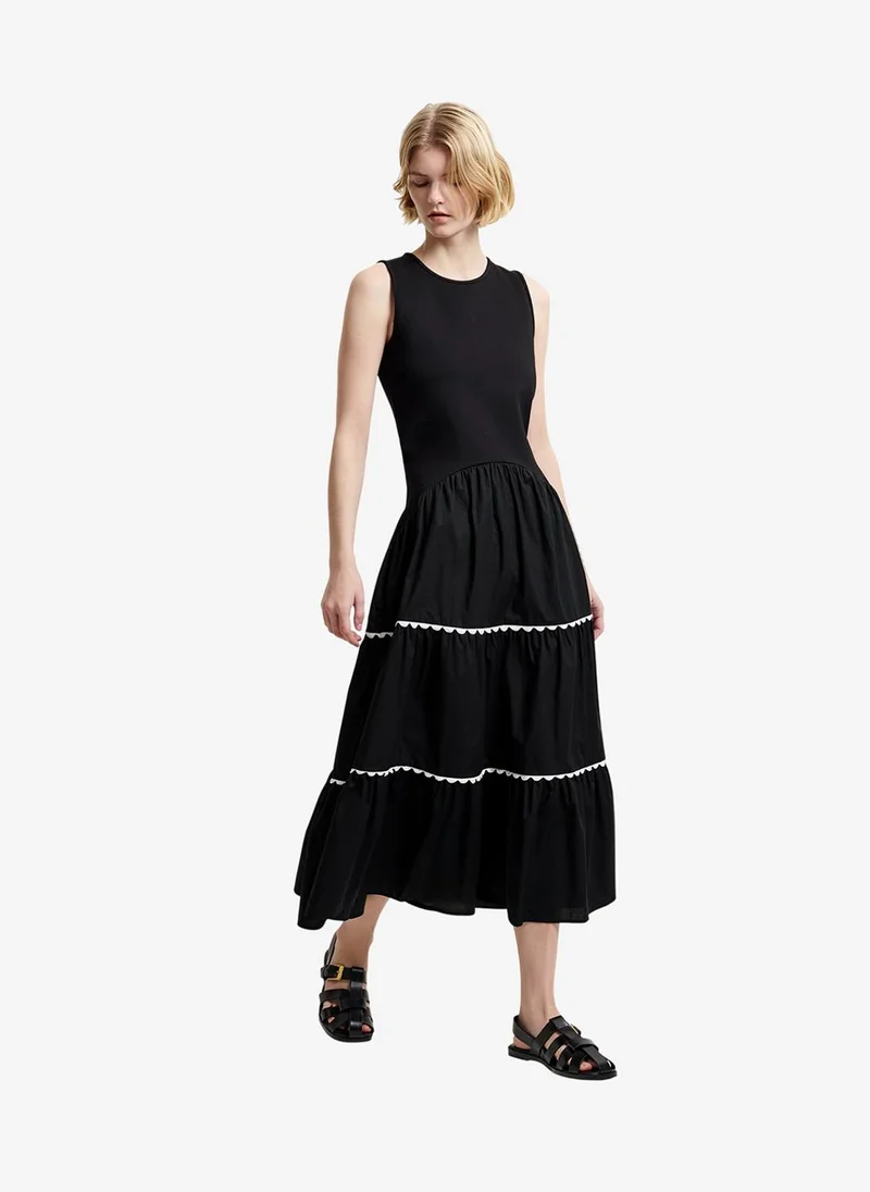 Women's Kaylie Mix Tiered Ric Rac Monochrome Midi Dress