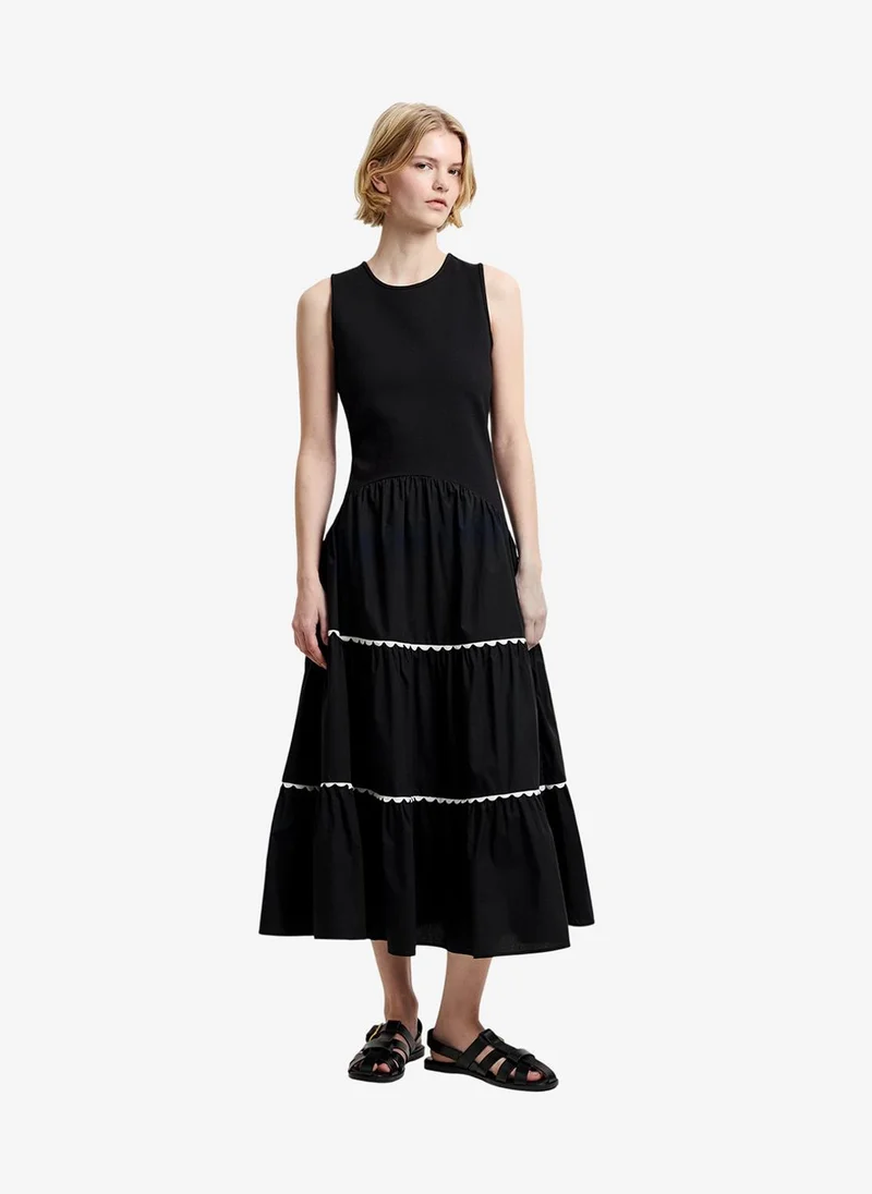 French Connection  Women's Kaylie Mix Tiered Ric Rac Monochrome Midi Dress for Women | Best Price UAE