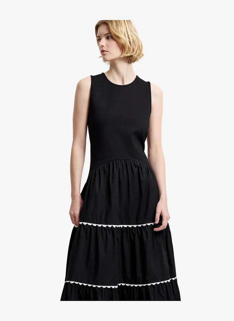 French Connection  Women's Kaylie Mix Tiered Ric Rac Monochrome Midi Dress for Women | Best Price UAE