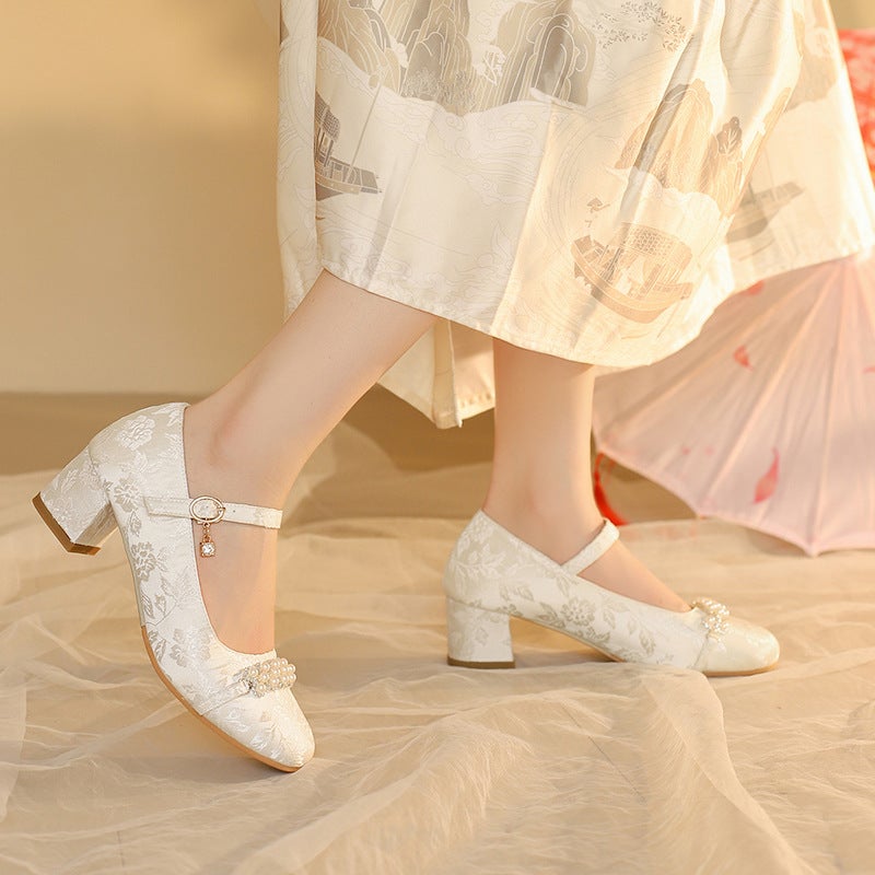 2024 National Style New 28-43 Yards National Style Horse-Faced Skirt Cheongsam Hanfu Shallow Mouth Single Shoes For Women - Image 3