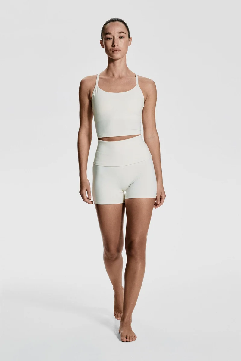 اتش اند ام حمالة صدر لليوغا بدعم متوسط من نسيج سوفت موف