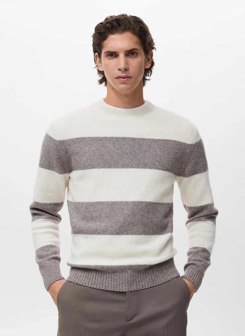 مانجو مان كنزة صوف مخططة