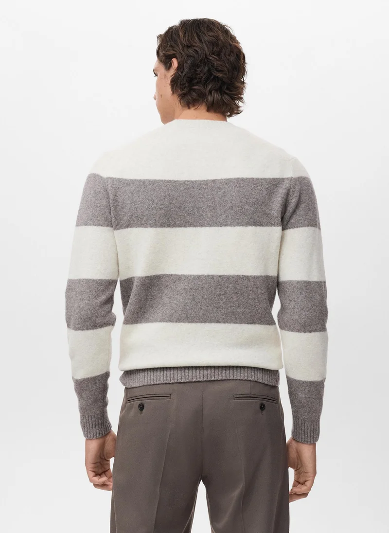 مانجو مان كنزة صوف مخططة