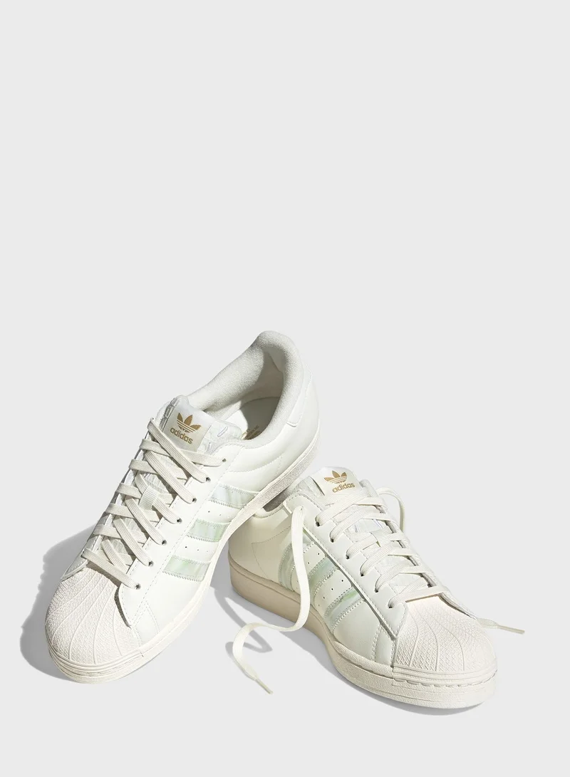 adidas Originals Superstar Her Vega