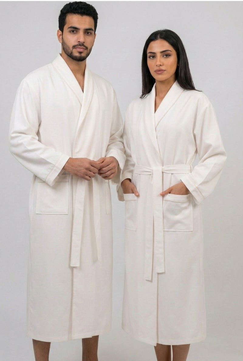 ldeen An ultra-absorbent and quick-drying microfiber bathrobe in an attractive white color, offering you ultimate comfort after a shower and making it perfect for travel. With its elegant, lightweight design, it is easy to pack in its signature bag, serving as your ideal companion for trips or daily use. It beautifully combines luxury with effortless care - Image 1