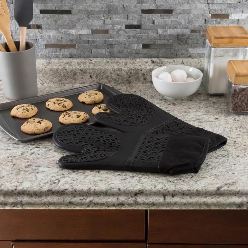 Ruixincc Kitchen Silicone Oven Gloves - Heat-Resistant, Anti-Skid, Waterproof (13 Inch, Black) - Image 4