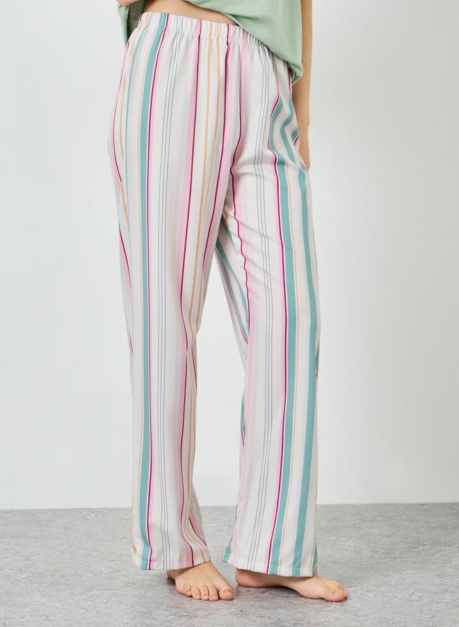 ستايلي مجموعة من بيجاما مخططة وتيشيرت بأكمام قصيرة - Image 4