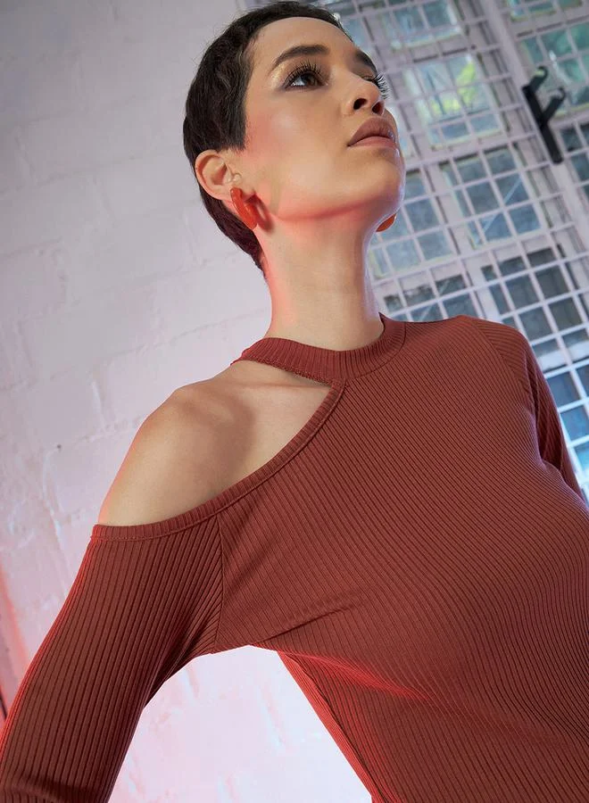 SASSAFRAS SASSAFRAS High Neck Shoulder Cut Out Rib Knit Top