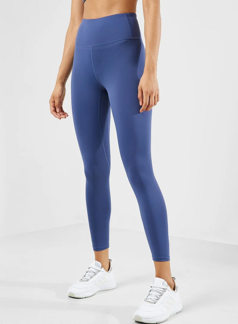 FRWD Contrast Trim Sports Bra & 3/4Th Leggign Set