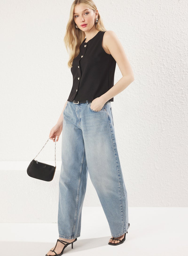 trendyol Black Zero Sleeve Heart Button Detail Regular/Normal Fit Knitted Vest Twoss25Ye00033 - Image 3