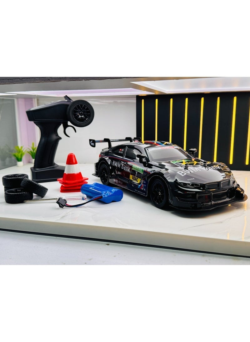 LBMT سيارة تحكم عن بعد 1:16 مع بطاريتين قابلتين لإعادة الشحن، سيارة RC Drift 2.4 جيجا هرتز 4WD 20 كم/ساعة عالية السرعة مع مصابيح LED وإطارات الانجراف، لعبة سباق RC للبالغين الأولاد والبنات والأطفال (أسود) - Image 4