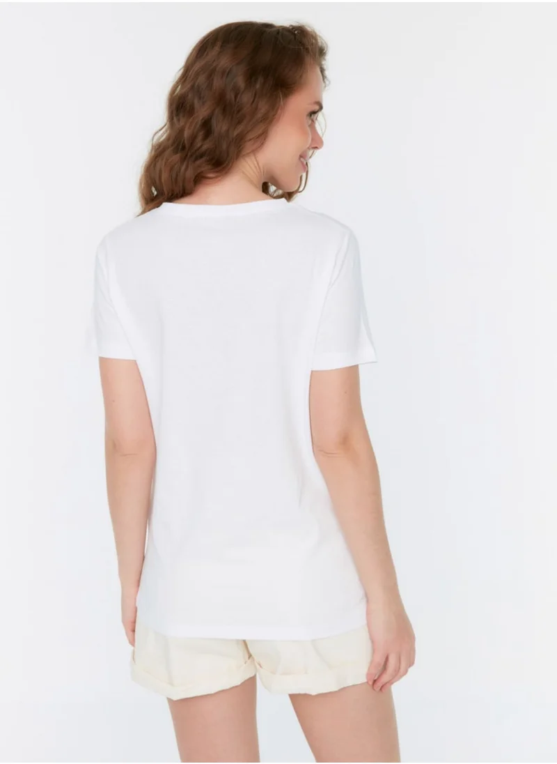 trendyol Crew Neck Graphic T-Shirt