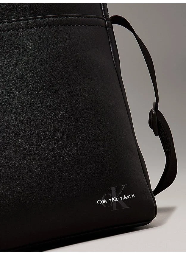 Calvin Klein Jeans Logo Detailed Messenger Bag