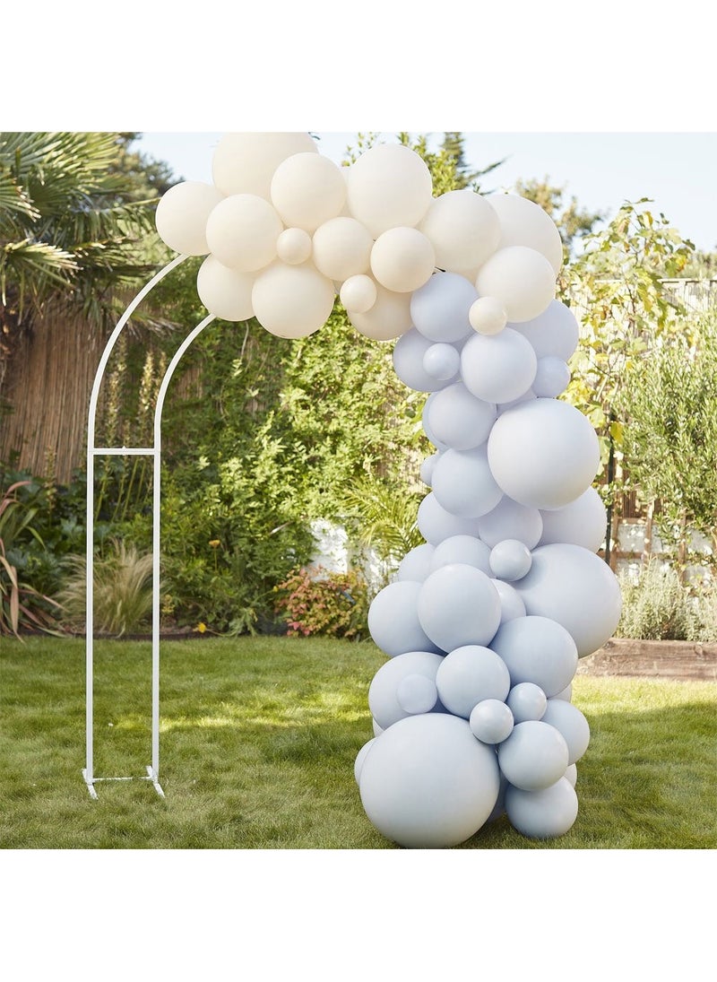 جينجر راي مجموعة من 75 قطعة من قوس البالونات باللون الأزرق العاري - Image 2