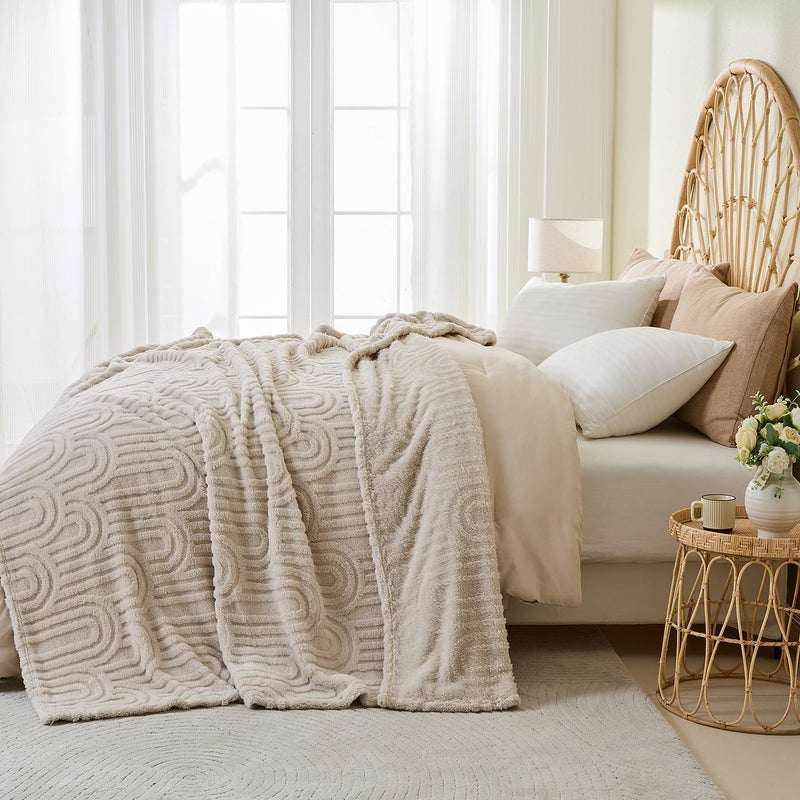 Wajade Fleece Throw Blanket, Fluffy Faux Fur Blanket for Bed Sofa Couch, Soft Warm Thick Blanket,Linen 127x178 - Image 5