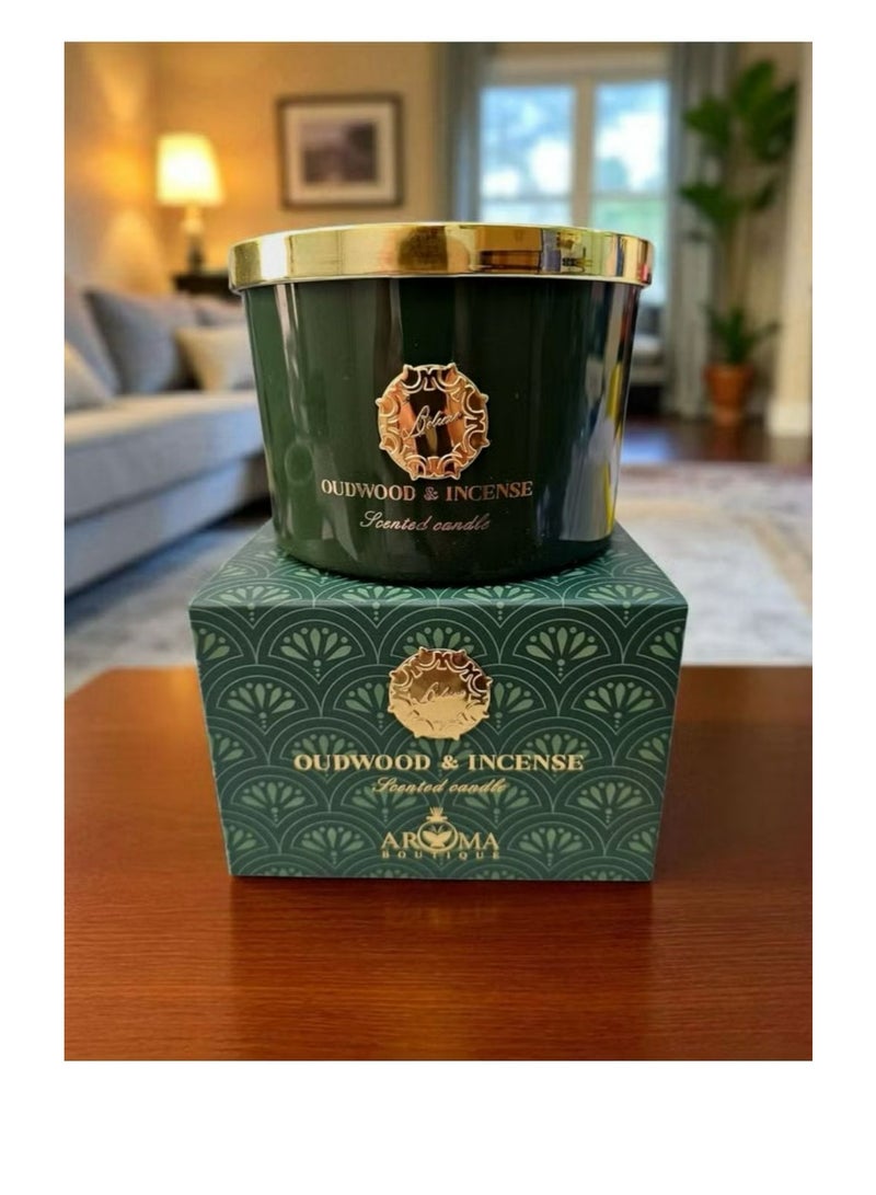 Aroma A fragrant candle with 3 wicks, featuring the scent of oud wood and incense. - Image 2