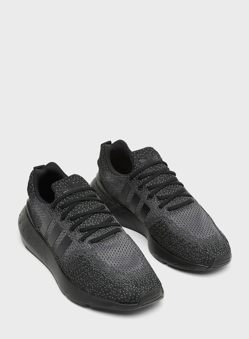 adidas Originals Swift Run 22 Sneakers