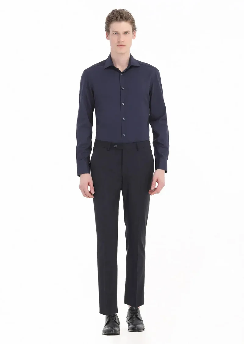 رامسي قميص قطني كلاسيكي سادة بلون كحلي بقصة عادية