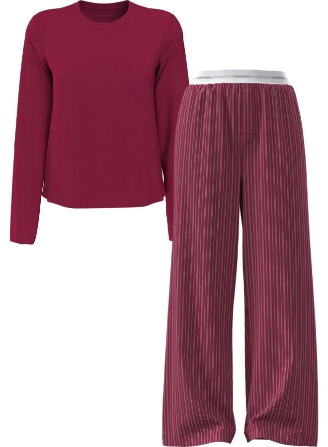 كالفن كلاين طقم تي شيرت وبنطلون بشعار