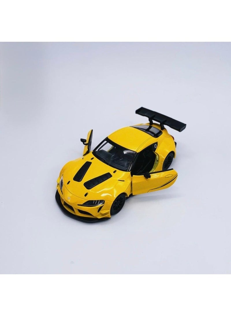 كين سمارت سيارة تويوتا جي آر سوبرا الاختبارية للسباقات، بمقياس 1:36، مصنوعة من المعدن المصبوب، مزودة بآلية سحب للخلف وأبواب قابلة للفتح - لون أصفر - Image 4