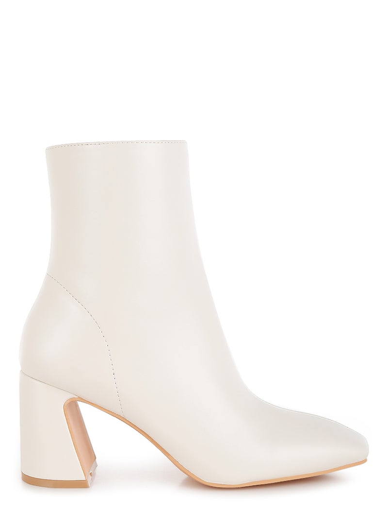 لندن راج أحذية الكاحل النسائية ذات المقدمة المربعة من لندن راغ باللون الأبيض الفاتح - Image 1