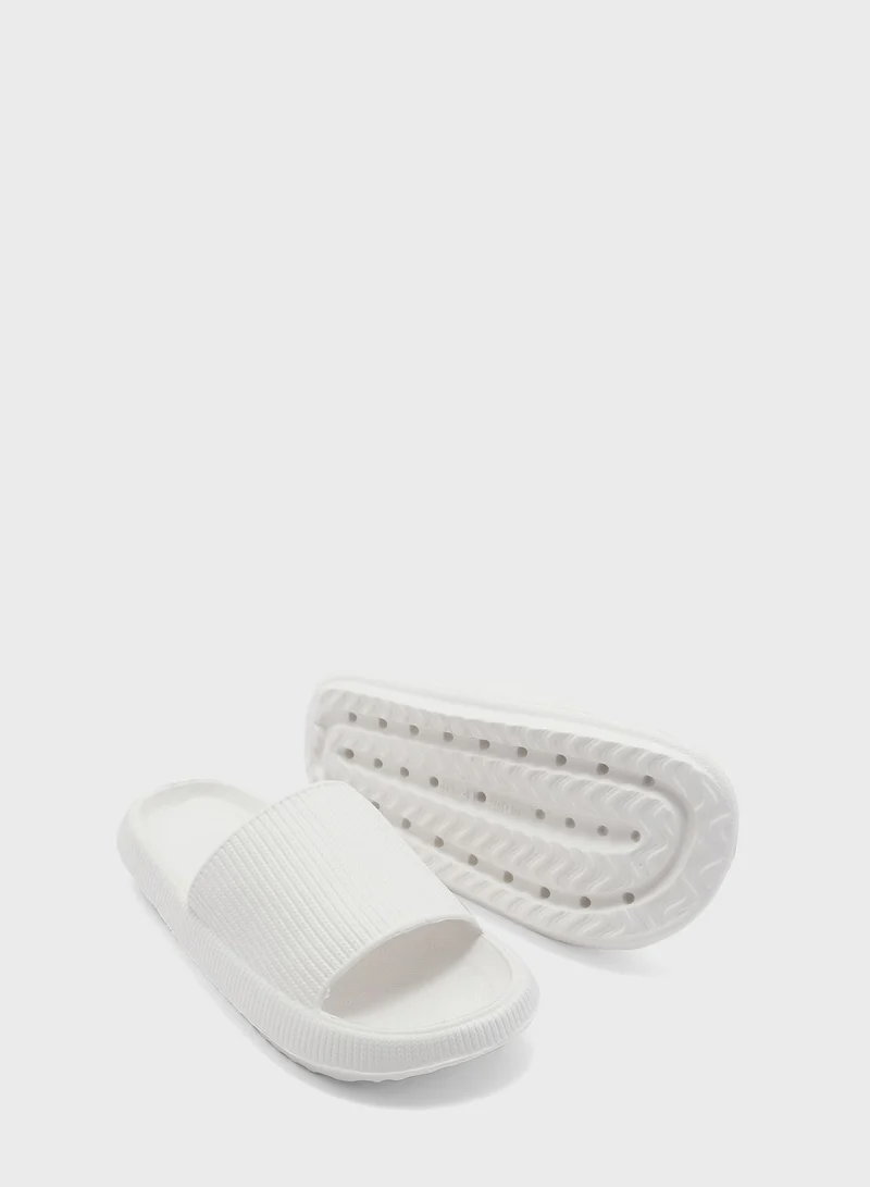 جينجر Chunky Sliders With Cut Out