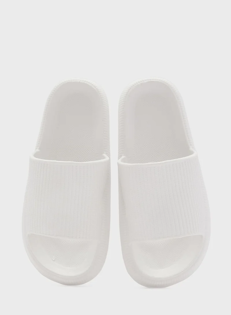 جينجر Chunky Sliders With Cut Out