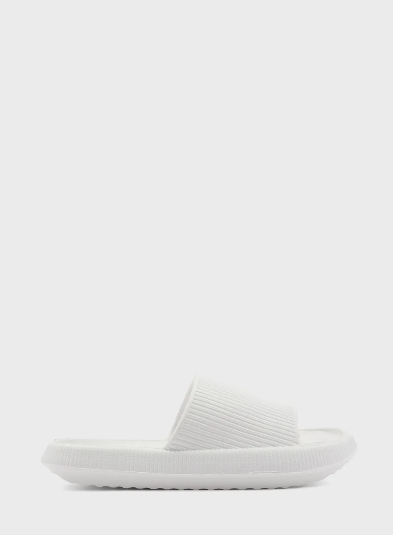 جينجر Chunky Sliders With Cut Out