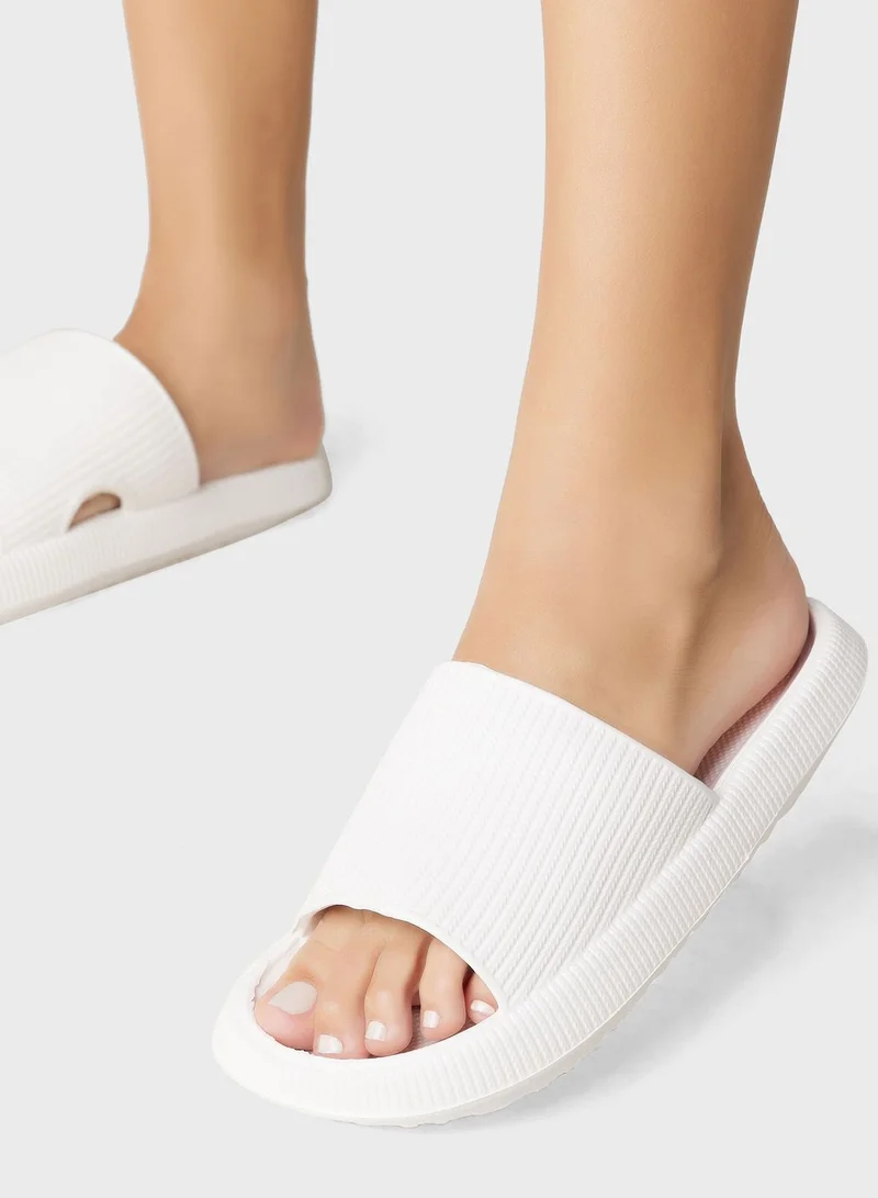 جينجر Chunky Sliders With Cut Out