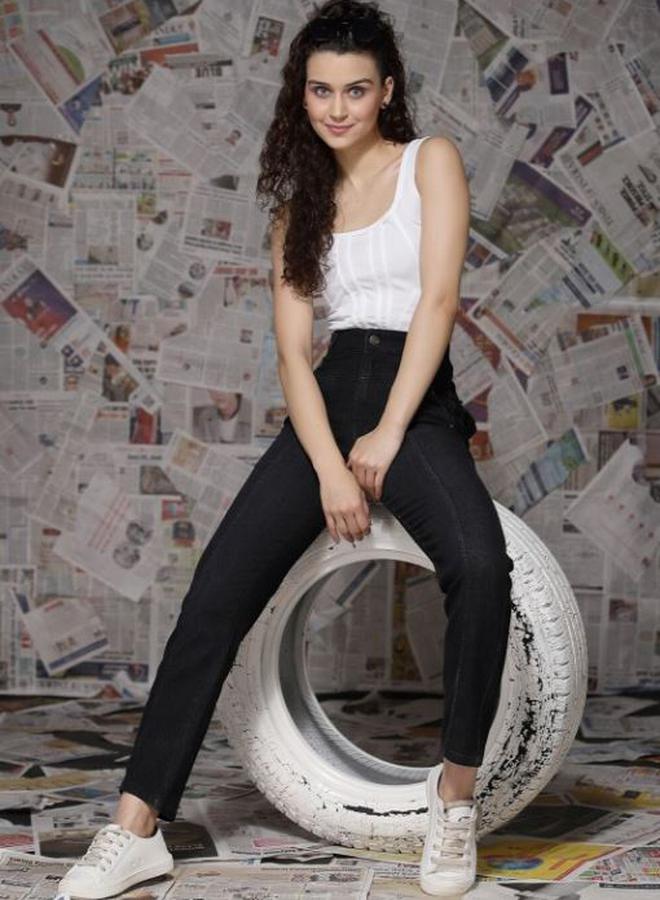 Kassually High Rise Pintuck Relaxed Fit Jeans - Image 5