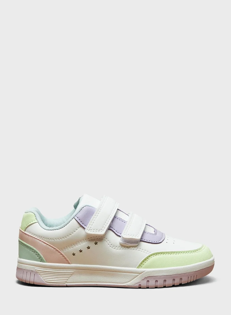 شو اكسبرس Kids Velcro Low Top Sneakers