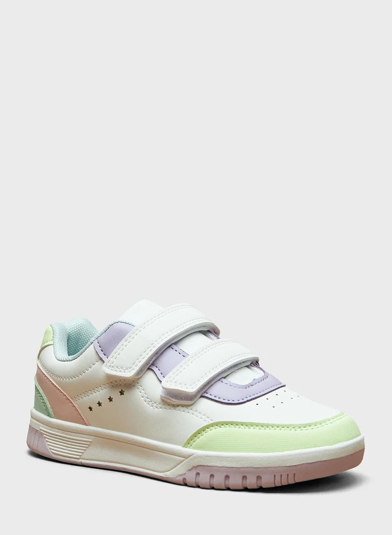 شو اكسبرس Kids Velcro Low Top Sneakers