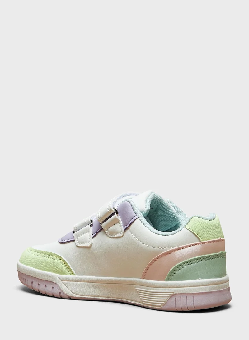 شو اكسبرس Kids Velcro Low Top Sneakers