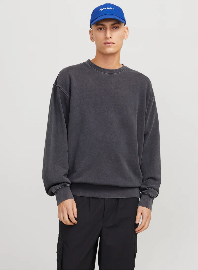 Essential Crew Neck Sweatshirt