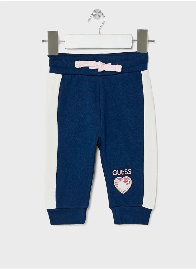 جس Kids Logo Detail T-Shirt Sets
