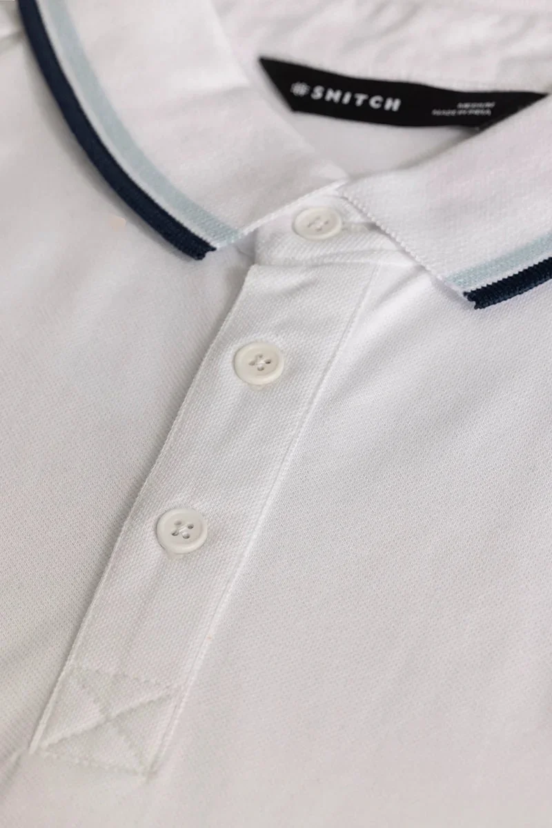 سنيتش تيشيرت بولو أبيض بقصة ضيقة