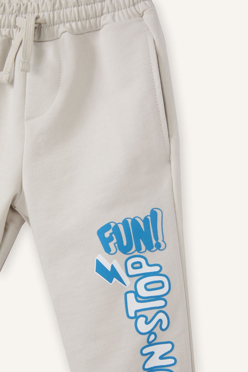 ديفاكتو بنطلون بيبي اولادي باجي فيت بطبعة شعار - Image 2