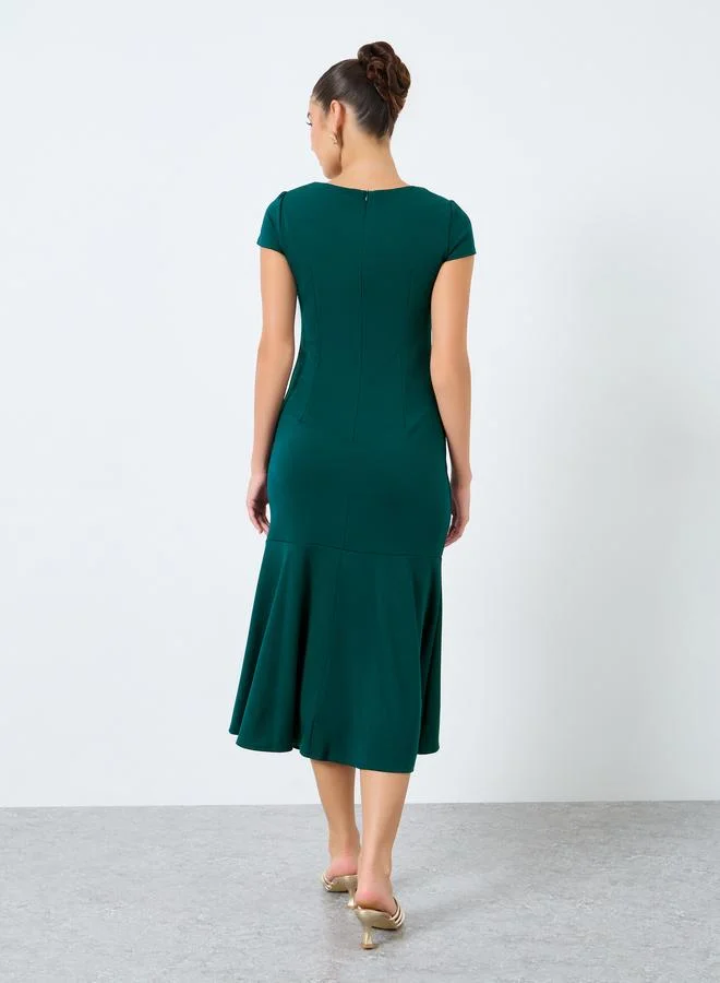 Styli Styli  Sweetheart Neck Mermaid Hem Bodycon Midi Dress