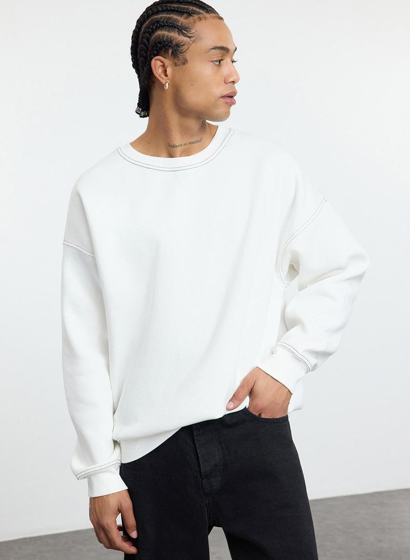 trendyol Ecru Fleece Oversize Sweatshirt - Crew Neck, Stitching Detail - Image 2