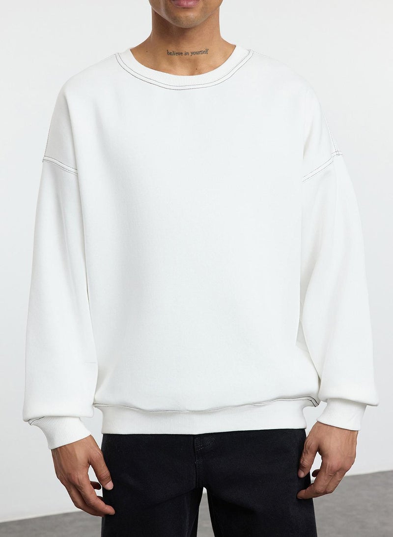 trendyol Ecru Fleece Oversize Sweatshirt - Crew Neck, Stitching Detail - Image 3
