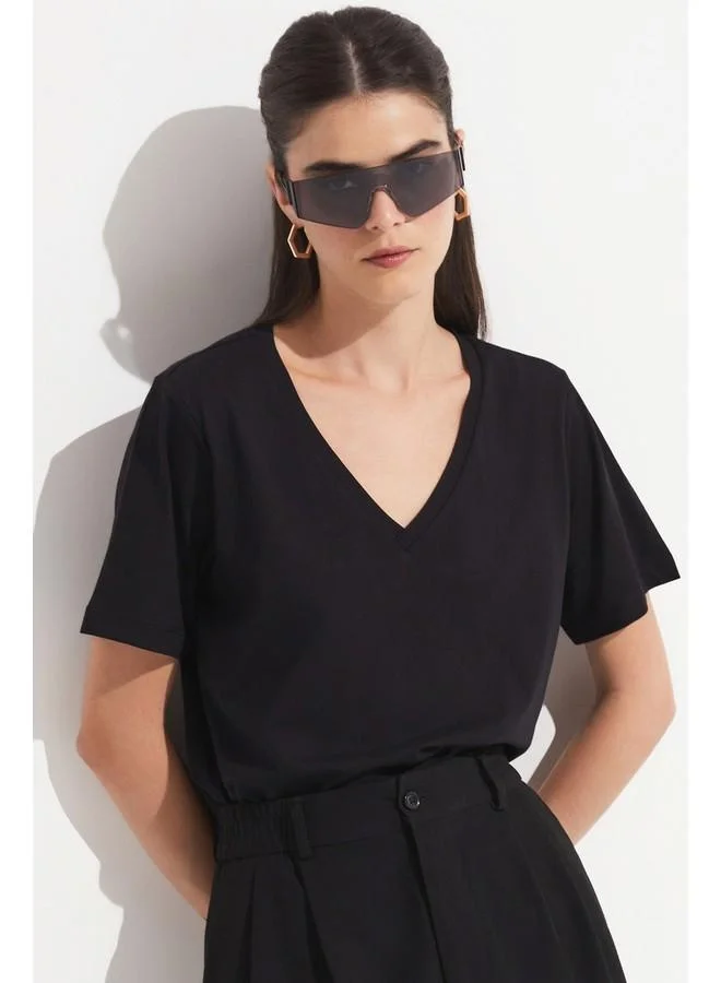 جون June V-neck 100% Cotton Basic Tshirt Black