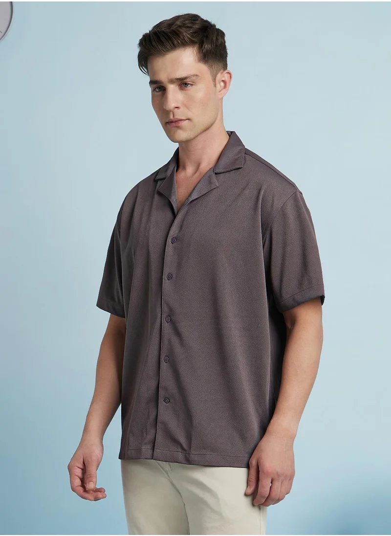 Dennis Lingo Upgrade your wardrobe with this premium Grey Relaxed fit Shirts Textured design crafted from 100% Polyester featuring Half Sleeve with Button closure.