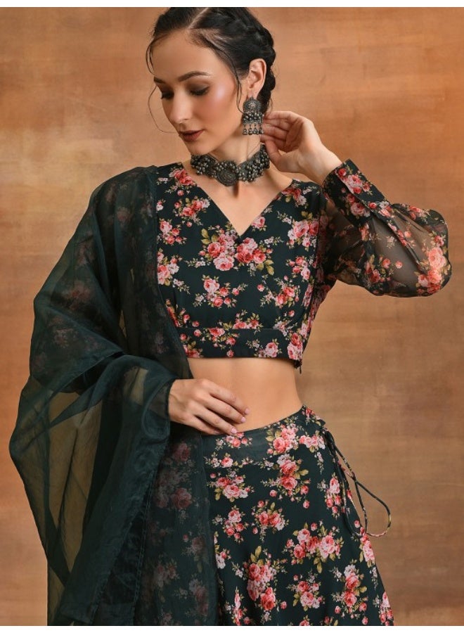 أيه كيه إس طقم لينجا شولي مطبوع بالزهور باللون الأخضر الداكن والأحمر مع دوباتا أورجانزا - Image 2