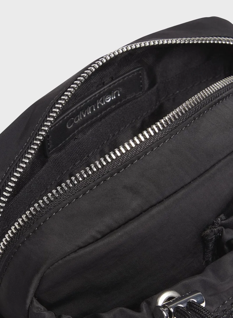 CALVIN KLEIN Light Weight Cube Reporter Backpack