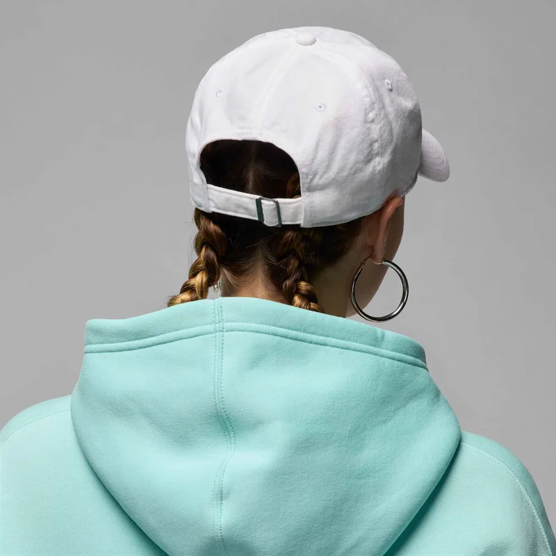 جوردن قبعة كلوب أنستراكشرد كيرفد-بيل