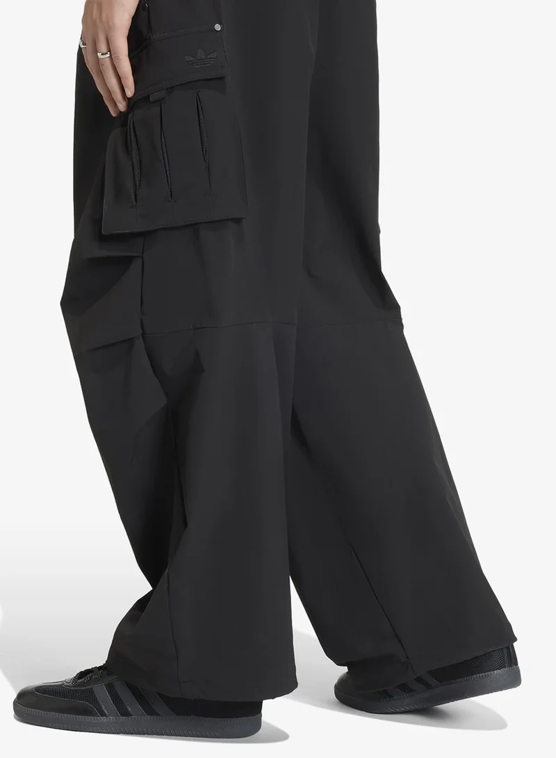 Adidas Originals BLACK Premium Essential Logo Sweatpants for Men | Best Price UAE