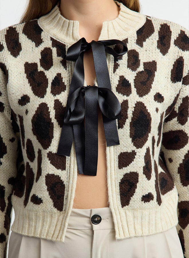 trendyol Stone Leopard Print Crop Soft Textured Knitwear Cardigan - Image 4