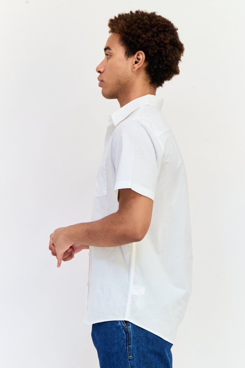 GAP Men Standard Fit Short Sleeve Solid Casual Shirt, White - Image 2