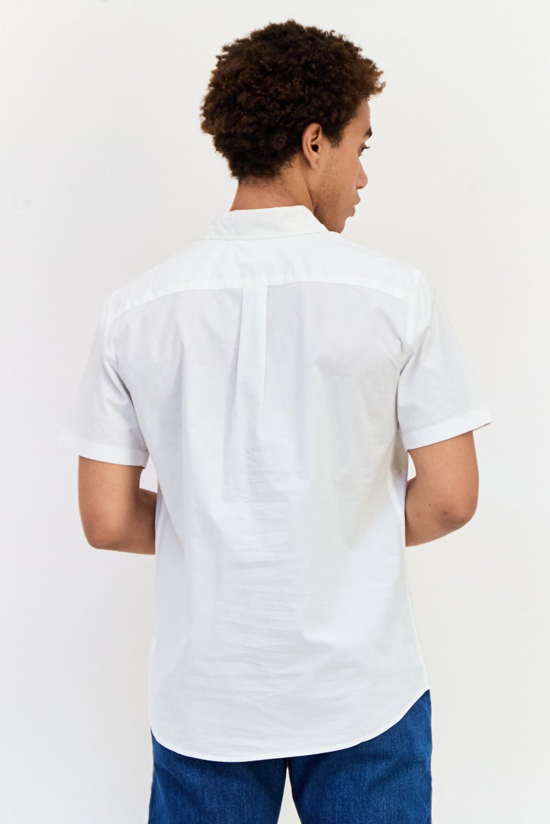 GAP Men Standard Fit Short Sleeve Solid Casual Shirt, White - Image 4