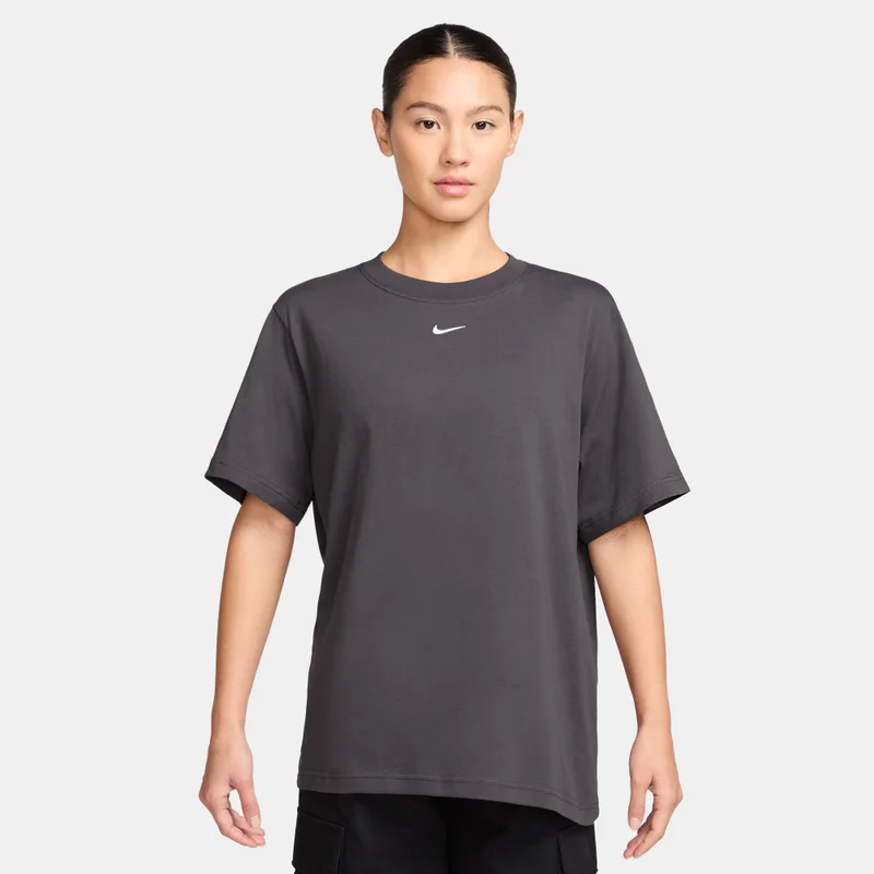 Nike Women's Sportswear Essential T-Shirt